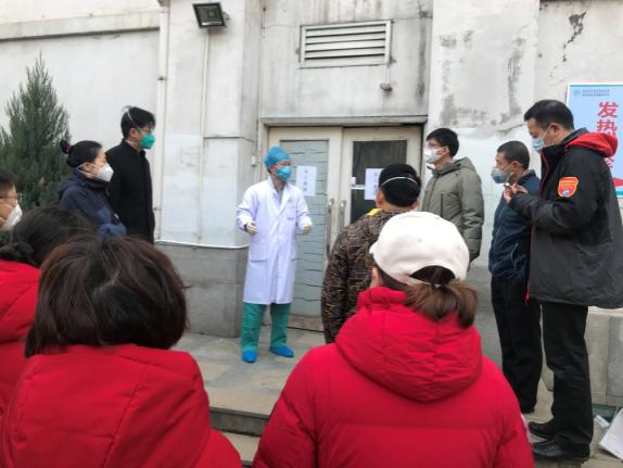 D:\武汉支援相关文件\每日工作简报\1月29日\晨起工作交接现场3.jpg