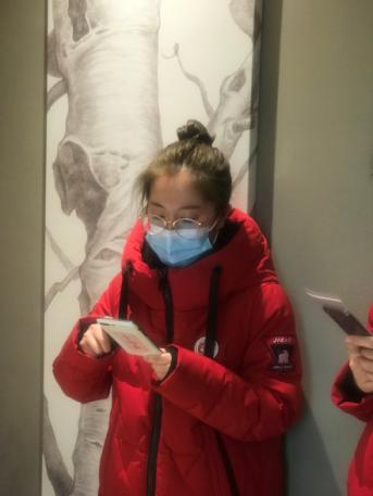 D:\武汉支援相关文件\每日工作简报\1月29日\东直门医院急诊科纪冬梅护师培训第四版指南.jpg
